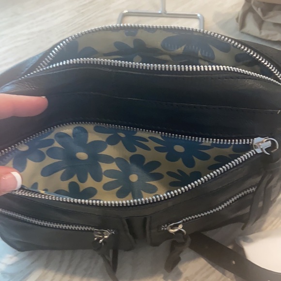 Nino Bosi Black Glove Leather Crossbody Shoulderbag.  Excellent condition! - Picture 12 of 12